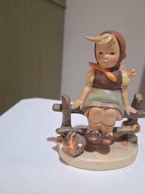 W. Goebel Germany Porcelain Hummel Figurine Just Resting